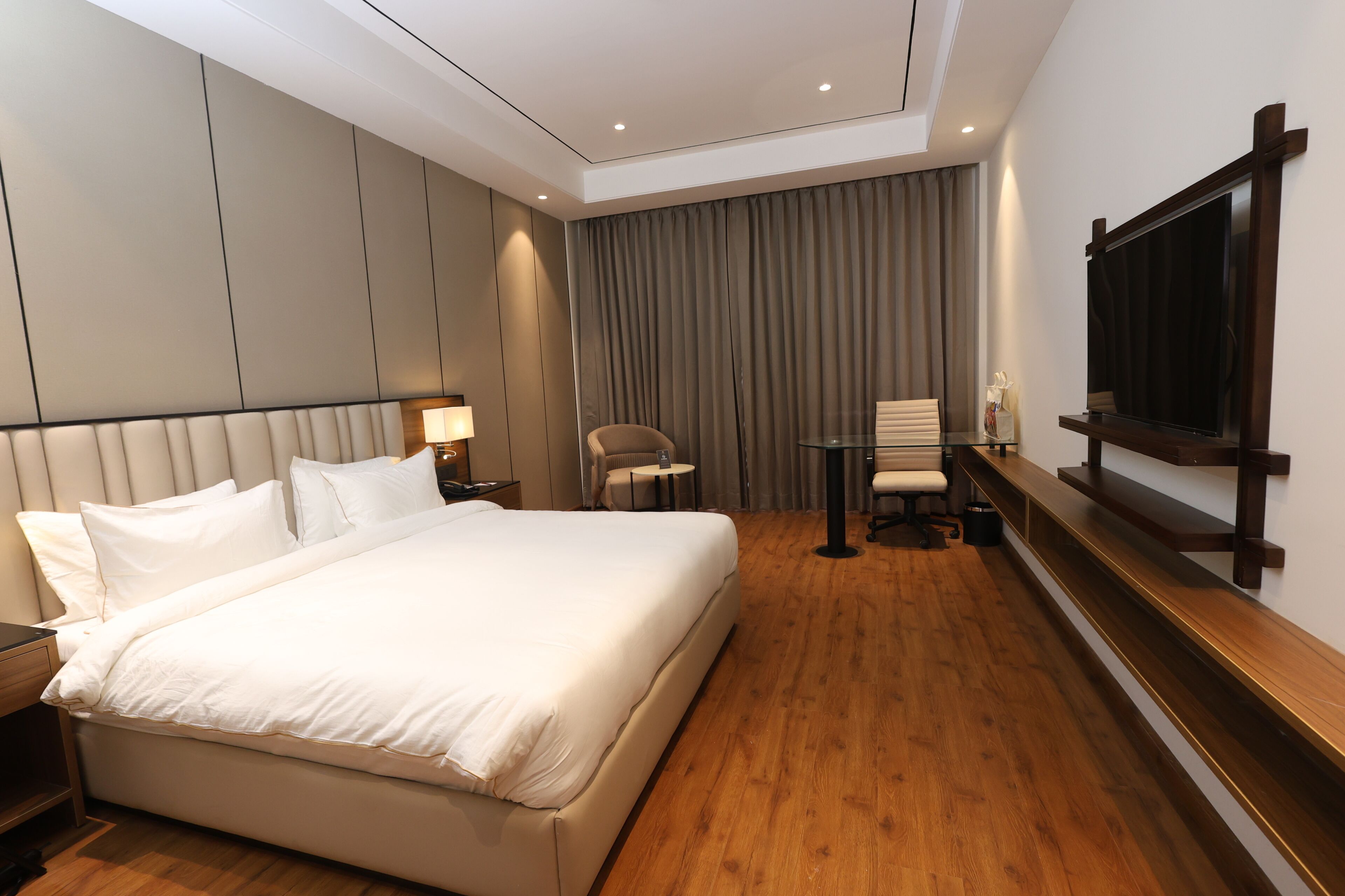 Free WiFi, bed sheets
