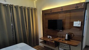Deluxe Double Room, Balcony, City View - Panchmukhi Home Stay  (Varanasi)