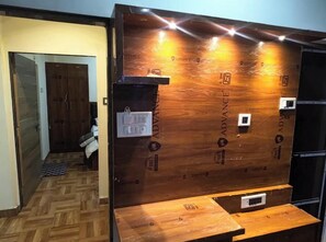 デスク、WiFi (無料)