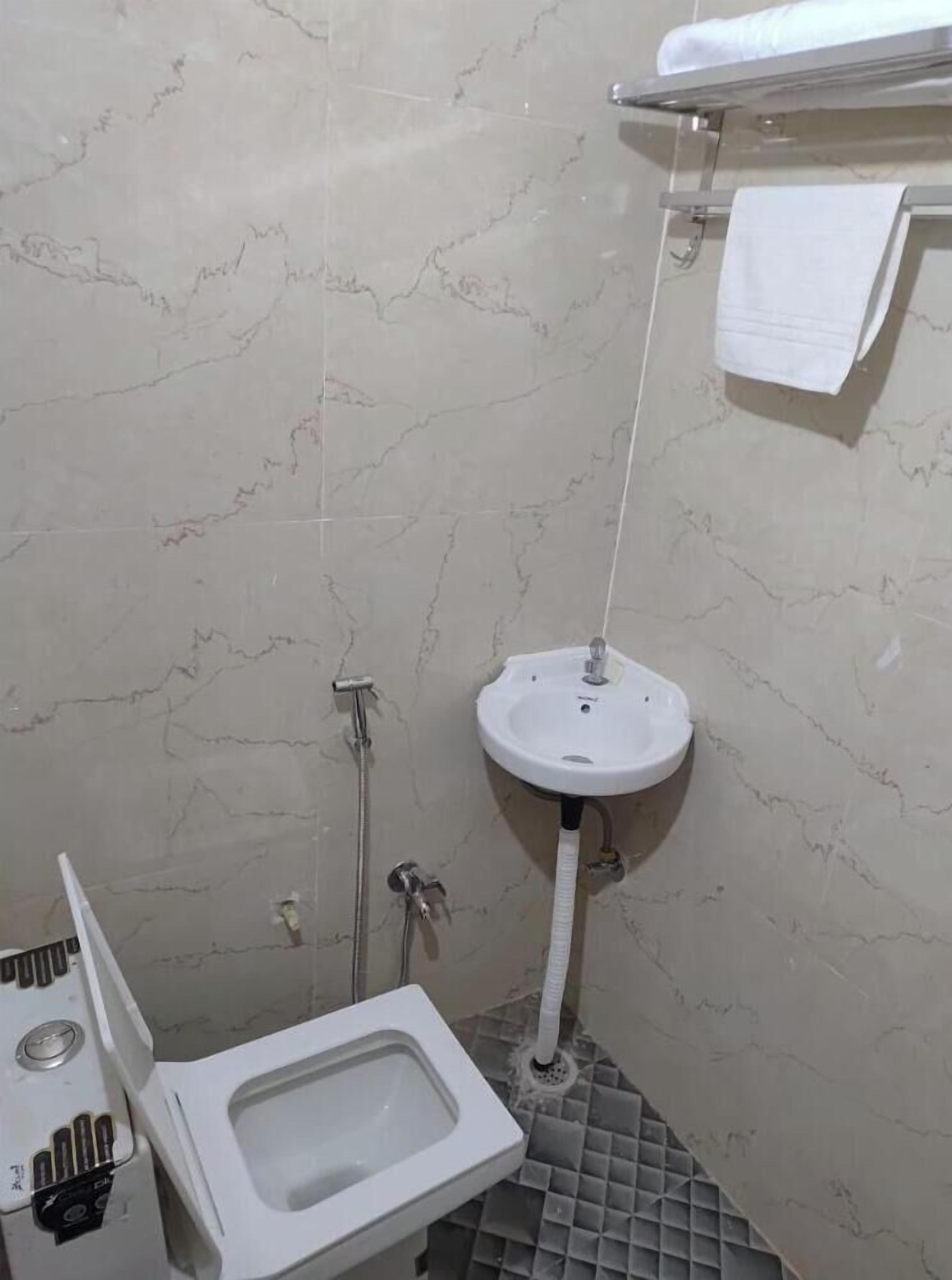 バスアメニティ (無料)、タオル、石鹸、シャンプー