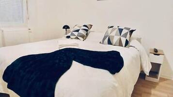 Iron/ironing board, WiFi, bed sheets