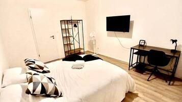 Fer et planche à repasser, Wi-Fi, draps fournis