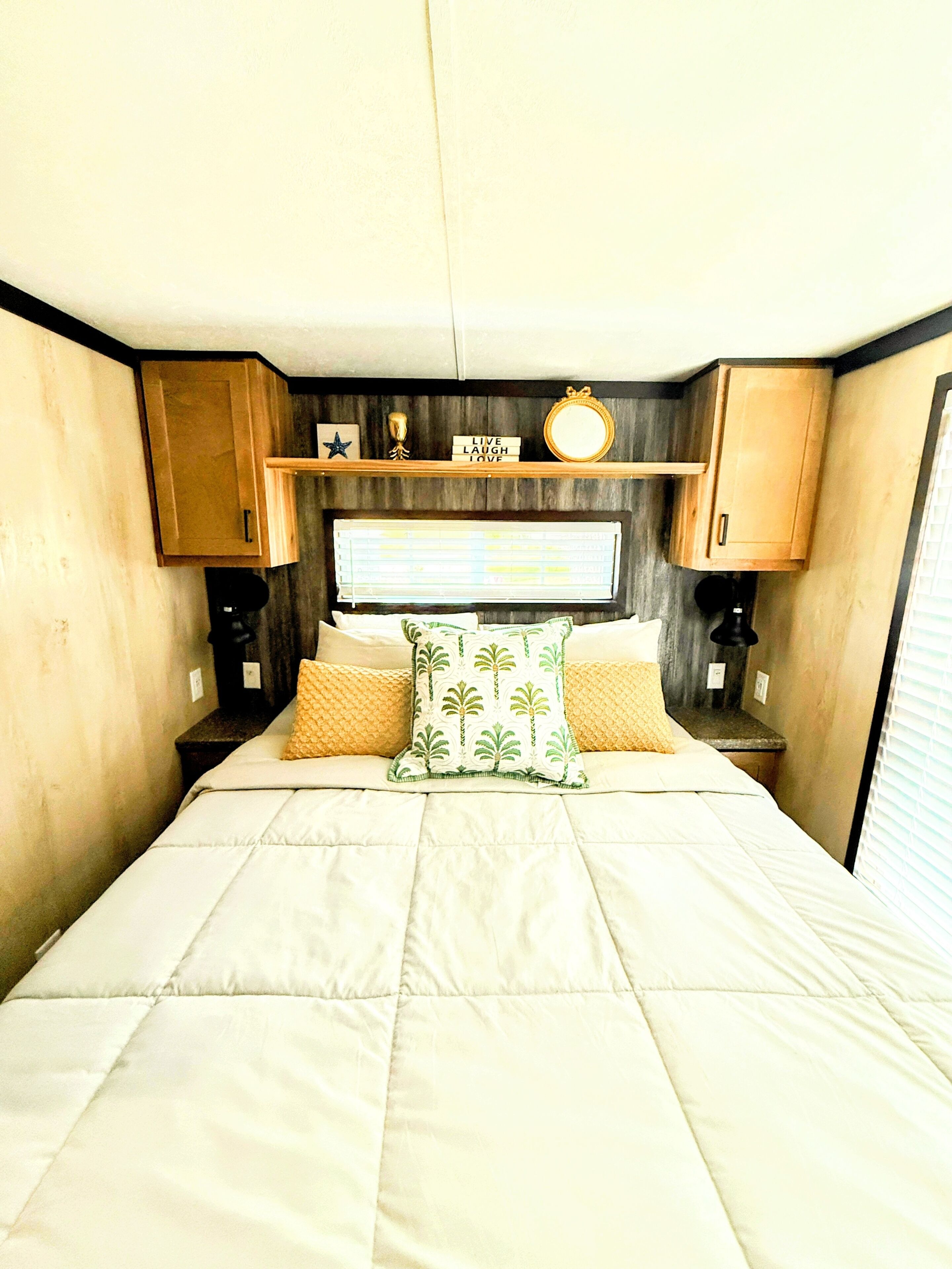 3 bedrooms, desk, free WiFi, bed sheets