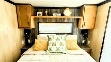 3 bedrooms, desk, free WiFi, bed sheets