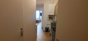 Appartement | Cuisine privée | Réfrigérateur, micro-ondes, four, plaque de cuisson