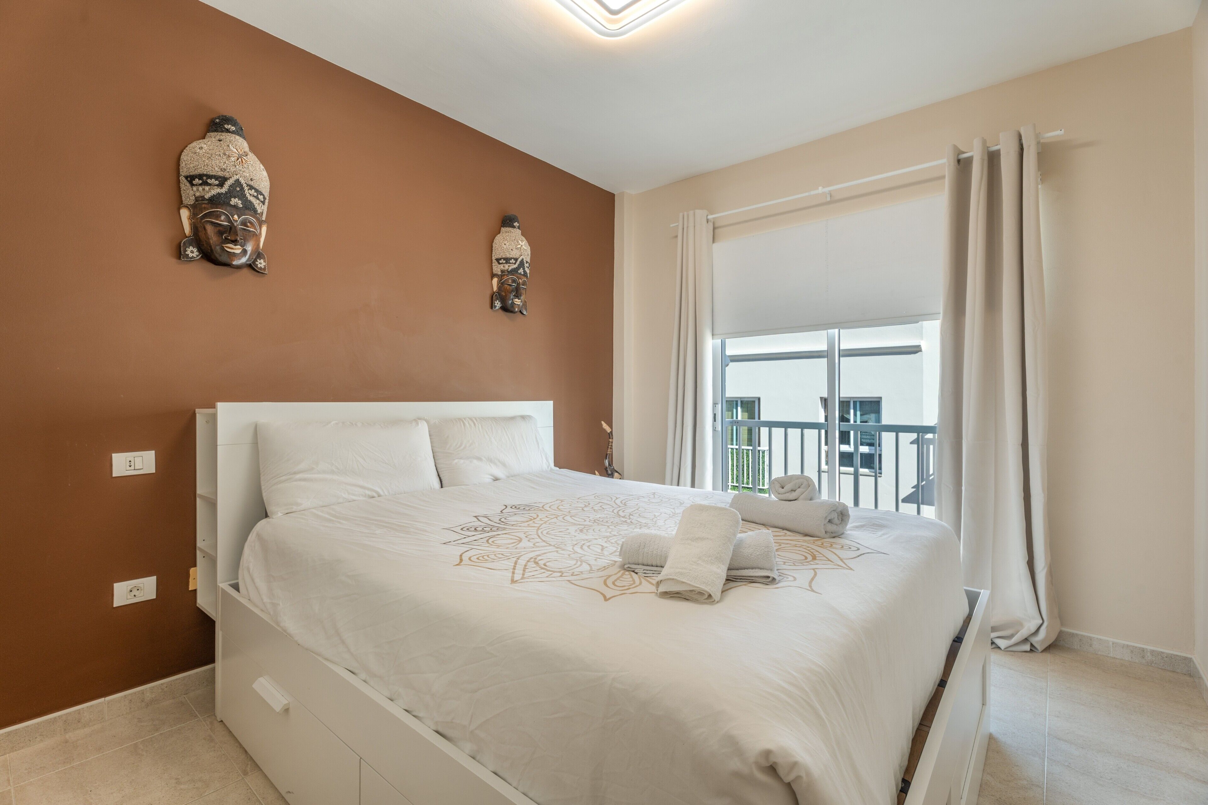 3 slaapkamers, een strijkplank/strijkijzer, wifi, beddengoed