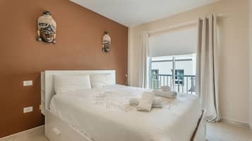 3 slaapkamers, een strijkplank/strijkijzer, wifi, beddengoed