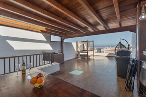 Terrace/patio - Holiday Home 'Las Cucharitas' with Sea View, Chill-Out Terrace (La Guancha)