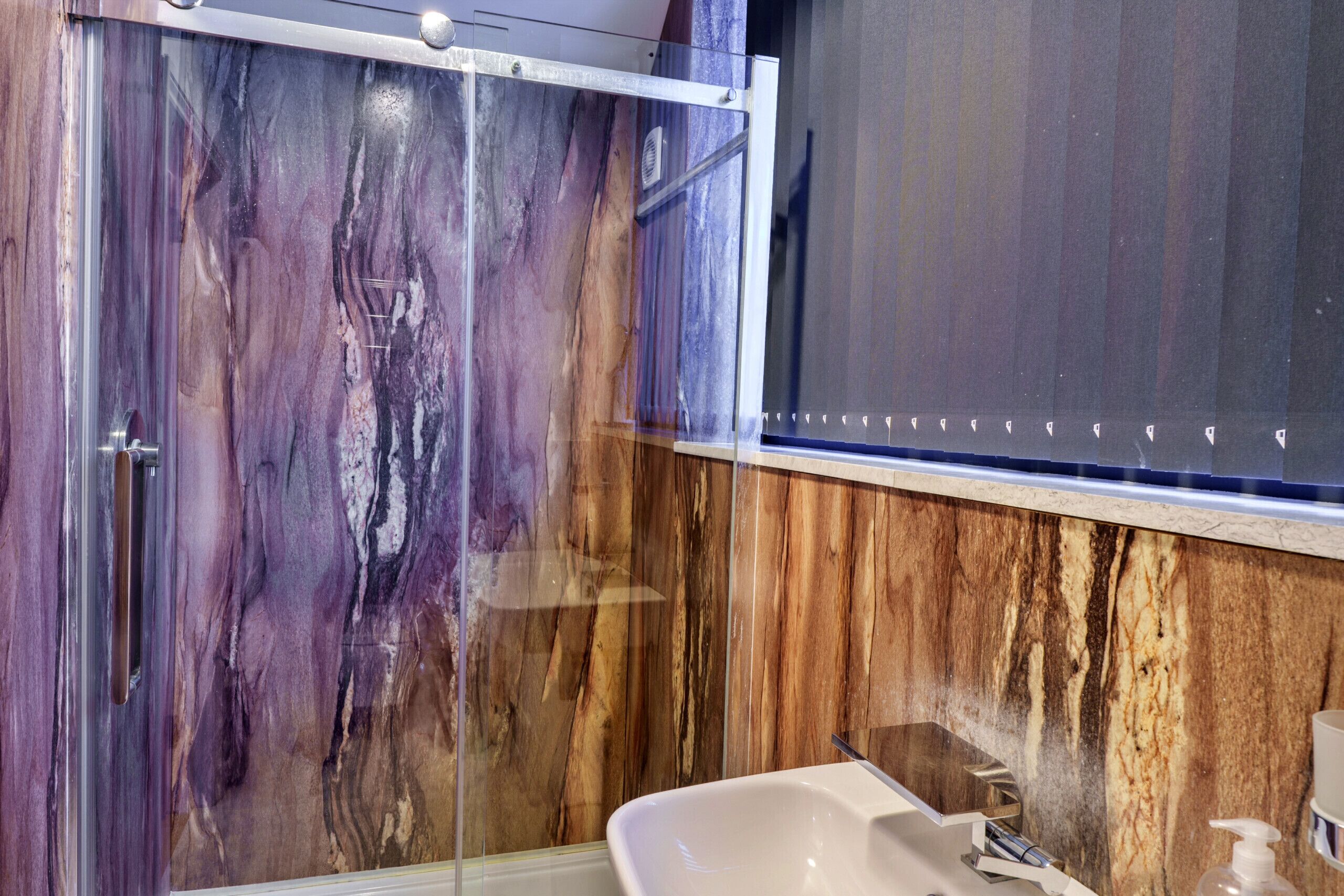 Douche, serviettes fournies