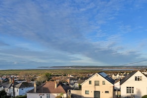 Exterior - Hillside Rise (Northam)