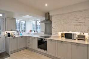 Private kitchen - Hillside Rise (Northam)
