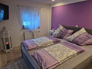 3 quartos, ferros/tábuas de passar roupa, Wi-Fi, roupa de cama
