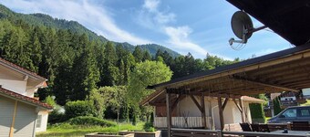 Spacious vacation home directly in the mountains, with garden, terrace and carport