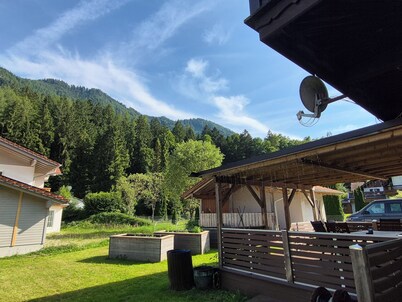 Spacious vacation home directly in the mountains, with garden, terrace and carport