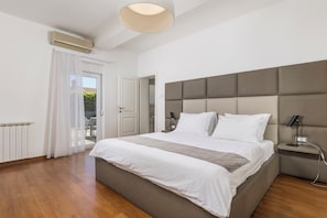 2 bedrooms, WiFi, bed sheets - Villa Garden ground floor with pool (Ičići)