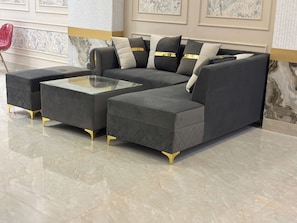 Living area - The Golden Taj Vrindavan (Vrindavan)