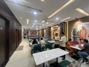 Restaurant - The Golden Taj Vrindavan (Vrindavan)