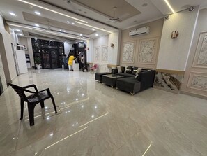 Reception hall - The Golden Taj Vrindavan (Vrindavan)