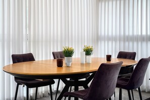 Dining - Yarkon Sea-front Escape with Parking (Tel Aviv-Yafo)