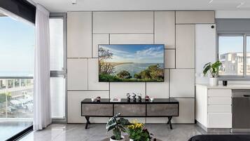 BĂŒgeleisen/BĂŒgelbrett, WLAN, BettwĂ€sche