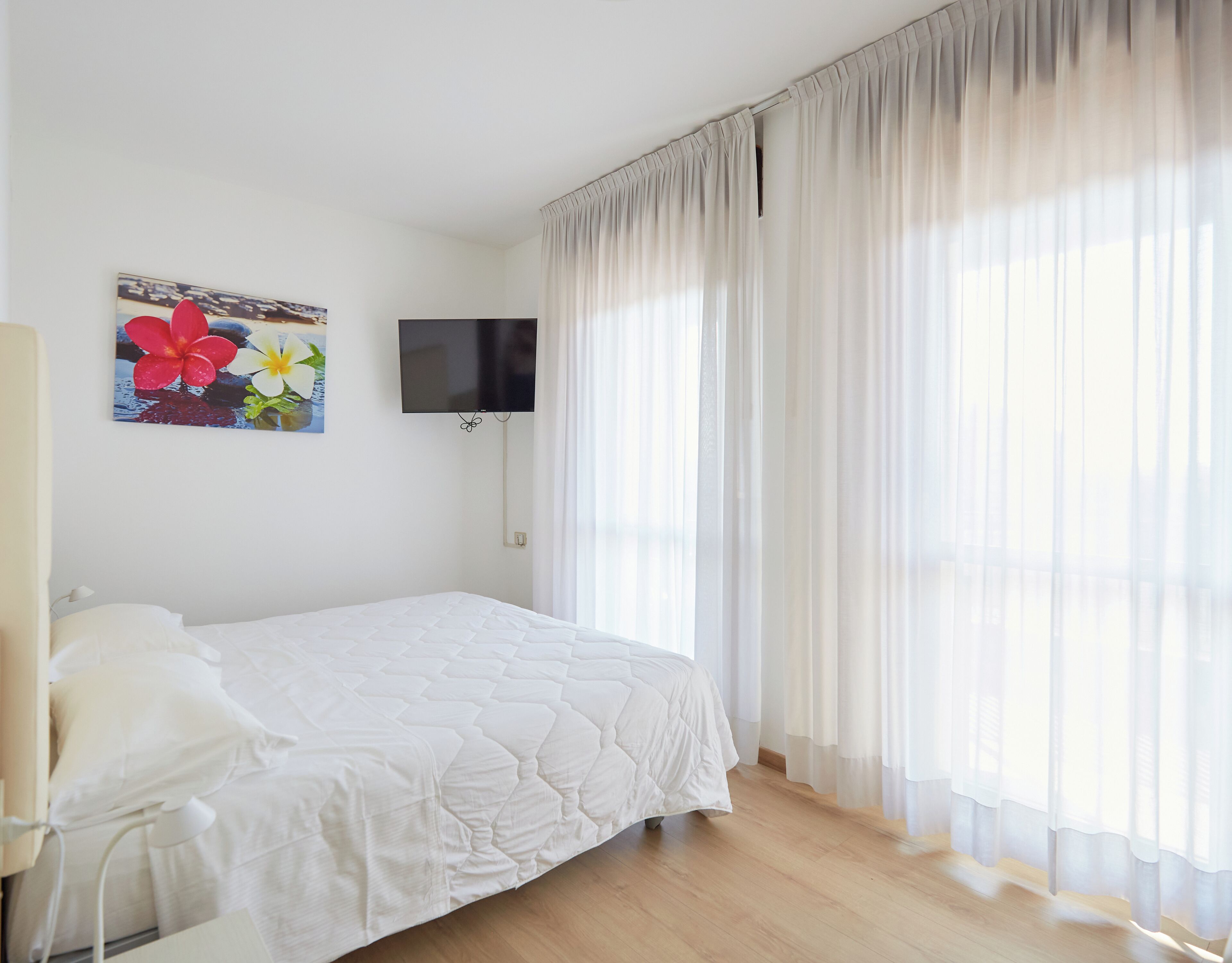 Standard-Dreibettzimmer | Zimmersafe, kostenloses WLAN, Rollstuhlgeeignet