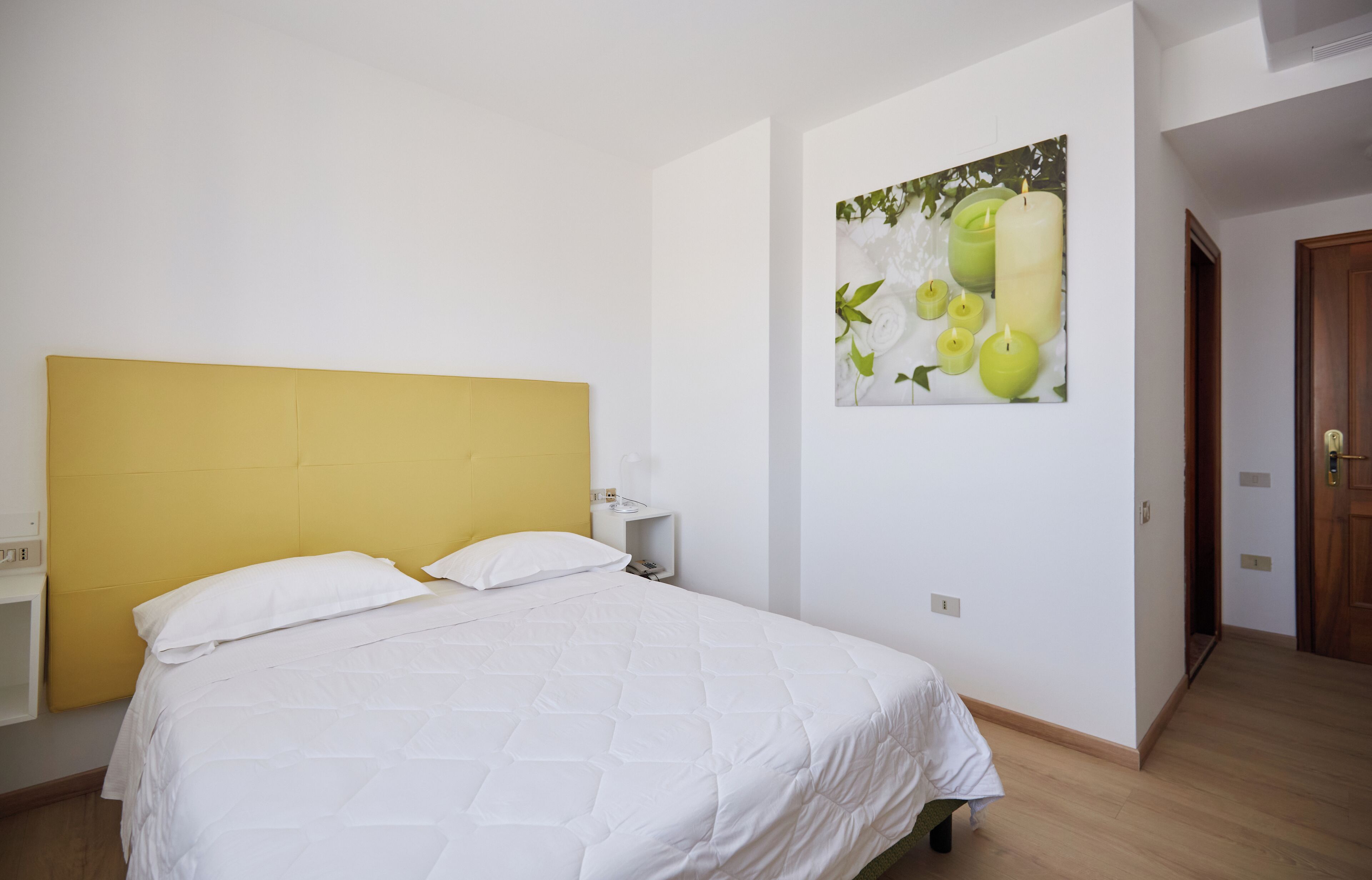 In-room safe, free WiFi, wheelchair access