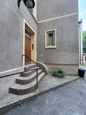 تفاصيل الفندق من الخارج