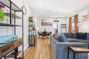 Télévision, cheminée