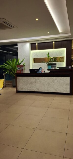 Reception - Hotel Amulya Royal Inn (Bengaluru)