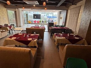 Restaurant - Hotel Amulya Royal Inn (Bengaluru)