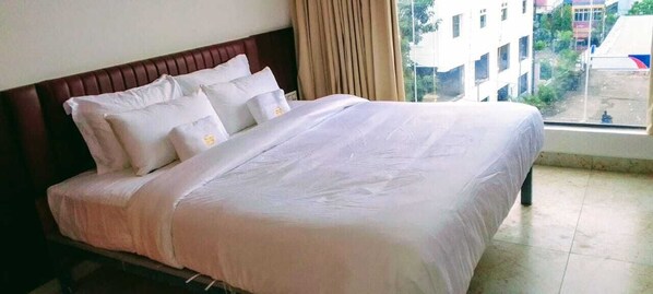 Deluxe Double Room, City View - Hotel Amulya Royal Inn (Bengaluru)