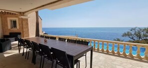 Outdoor dining - Villa Premium à Saint-Raphaël - Heated pool, 6 suites and sea view (Saint-Raphaël)