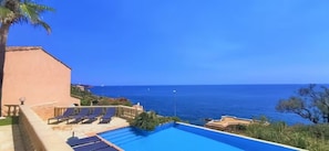 Piscina all'aperto, una piscina riscaldata
