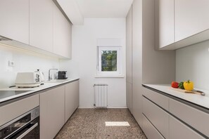 Private kitchen - Villa Garden with 3 bedrooms and pool, sea view (Ičići)