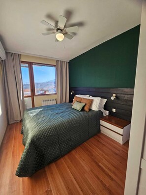 Iron/ironing board, WiFi, bed sheets - Elegant apartment near the ski slopes in Bansko (Bansko)