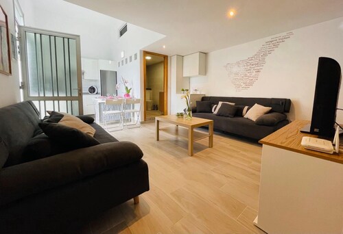 La Casita de La Pared: Ideal house for families, with game room.