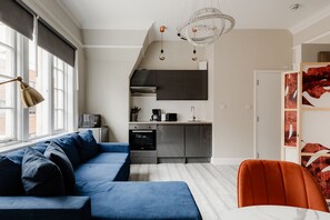 Standard Studio | Private kitchen | Fridge, microwave, oven, dishwasher - Apts in the Heart of High st Kensington (London)