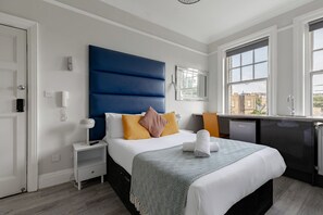 Classic Studio, Ensuite | Free WiFi - Apts in the Heart of High st Kensington (London)