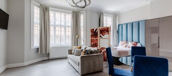 Apts in the Heart of High st Kensington