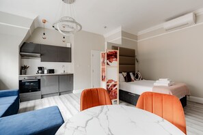 Estudio estándar | Cocina compartida | Frigorífico, microondas, horno y lavavajillas