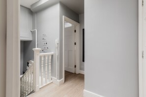 Deluxe Apartment, 2 Bedrooms | Interior - Apts in the Heart of High st Kensington (London)