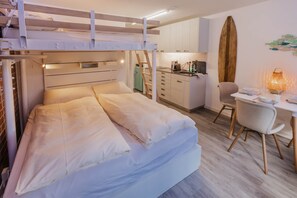 1 dormitori, un bressol de viatge, wifi i roba de llit 
