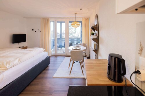 Surfers Studio | Seesicht & Pool