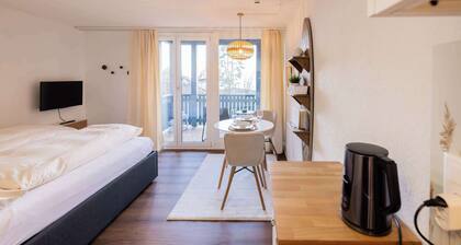 Surfers Studio | Seesicht & Pool