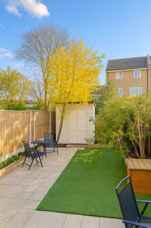 Yhteismajoitus, 1 makuuhuone, tupakointi sallittu, patio | Puutarha