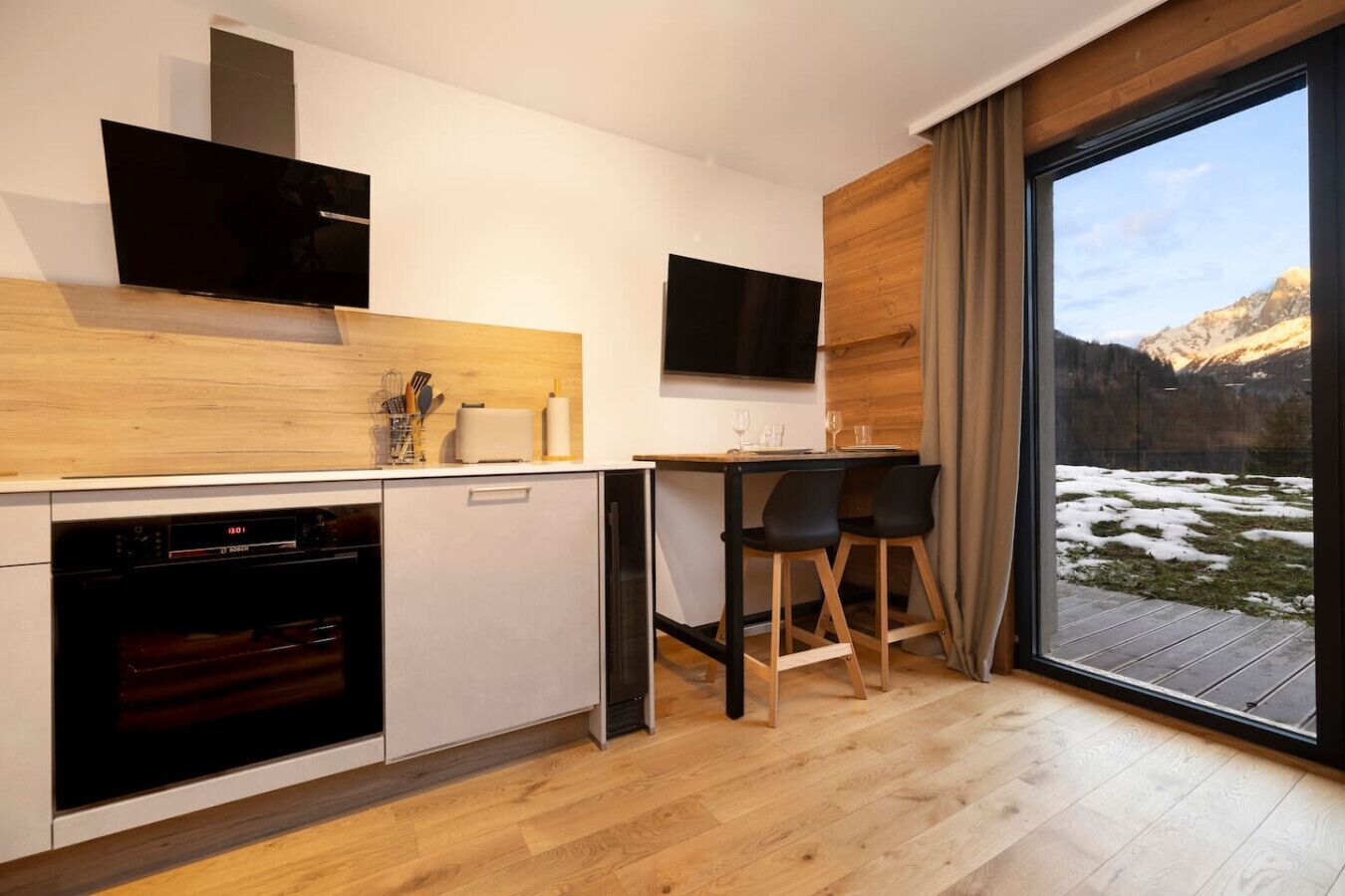 Mikrowelle, Ofen, Herdplatte, Geschirrspüler