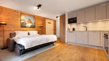 BĂŒgeleisen/BĂŒgelbrett, WLAN, BettwĂ€sche