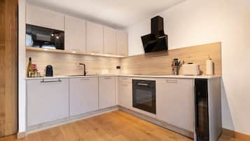 Micro-ondes, four, plaque de cuisson, lave-vaisselle