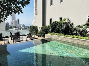 Pool - Super Cozy and Clean Condo in Manila Near De La Salle University (Manila)
