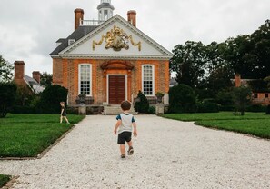 المنشأة من الخارج